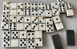 Dominos anciens