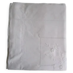 Drap ancien brodé et broderie de jours – 170 x 300 cm