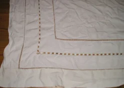 Drap ancien en lin ou métis à 3 rangées de jours avec retour