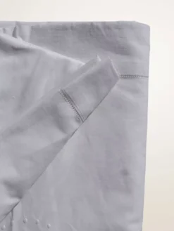 Drap ancien en métis, monogrammé FS avec jour Venise