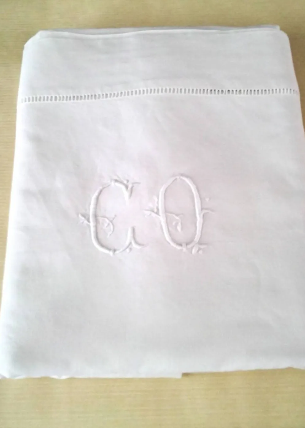 Drap de dessus en coton blanc monogrammé "CQ" 2 x 3 m