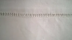 Drap de dessus en coton blanc monogrammé