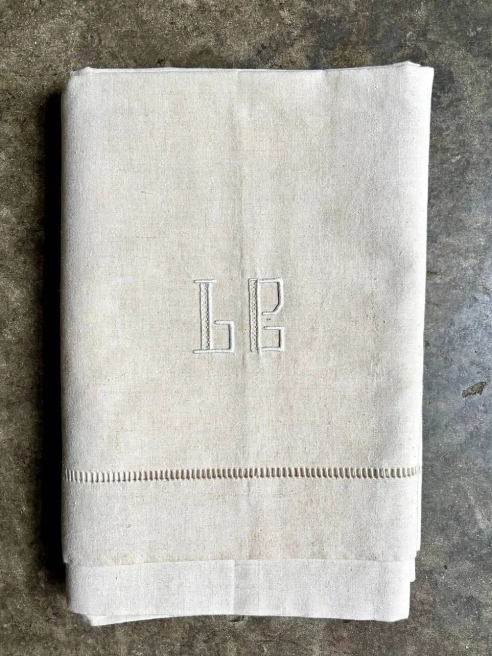 Drap en métis avec jour Venise et monogramme n°3 180 x 312 cm