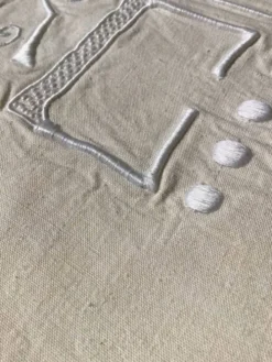 Drap neuf brodé RC en métis à jour Venise
