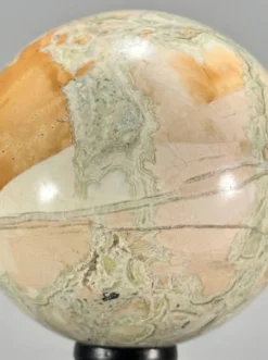 Duo décoratif — Sphère en calcite bandée (onyx marbre) & cristal de calcite sur socles