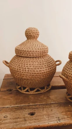 Duo de paniers vintage en vannerie artisanale • Pièces décoratives
