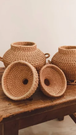 Duo de paniers vintage en vannerie artisanale • Pièces décoratives