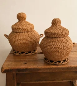 Duo de paniers vintage en vannerie artisanale • Pièces décoratives