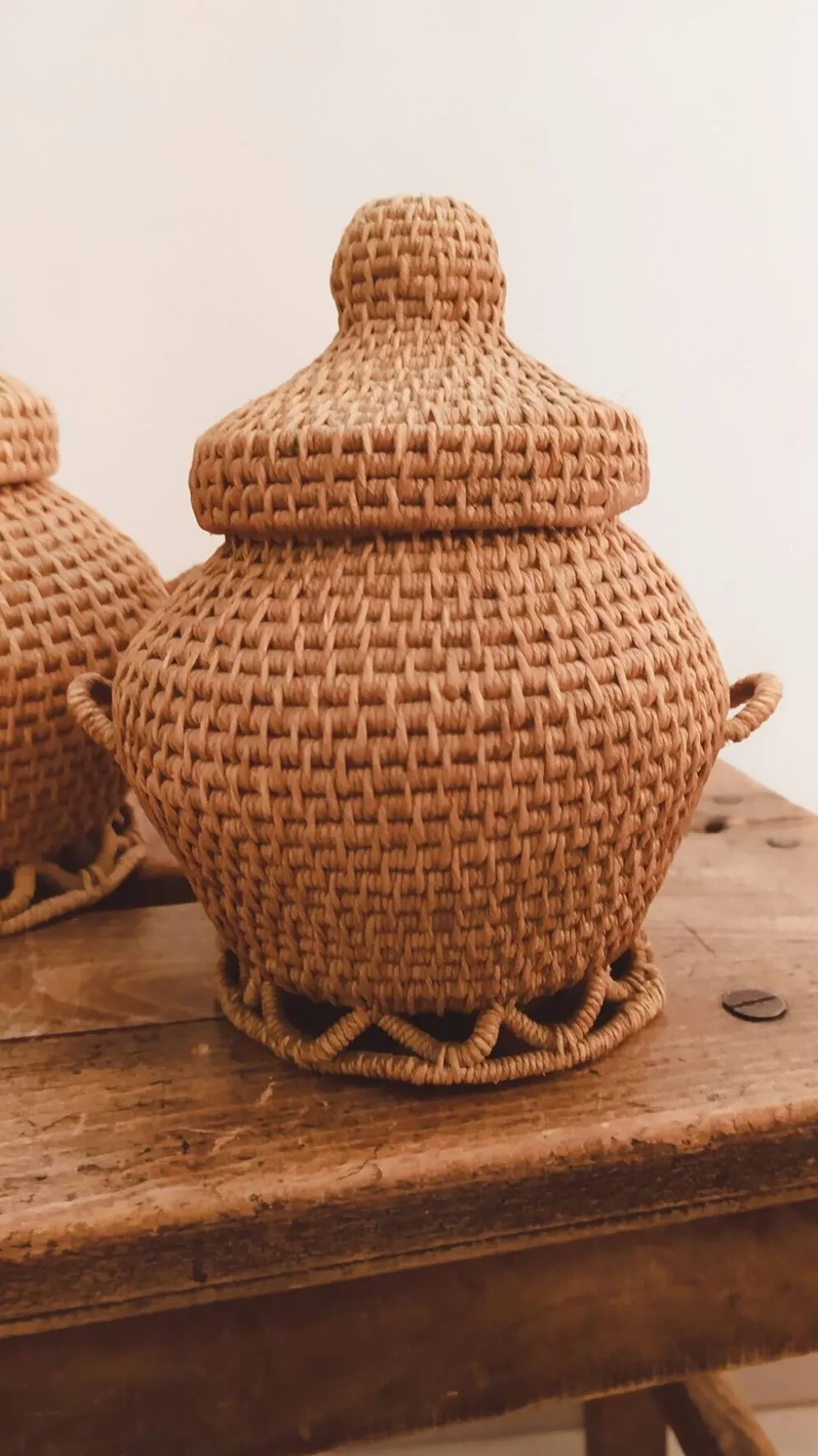 Duo de paniers vintage en vannerie artisanale • Pièces décoratives