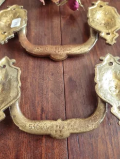 Duo de poignées style Louis XV en bronze