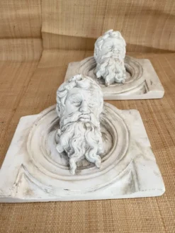 Duo moulages ; têtes en plâtre