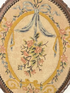 Ecran de cheminée en bois et tissu brodé