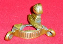 48 Embouts de fixation triangulaire pour barre de tapis d'escalier. Bronze, 19ème