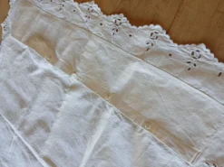 Ensemble ancien drap plat et 2 taies d'oreiller