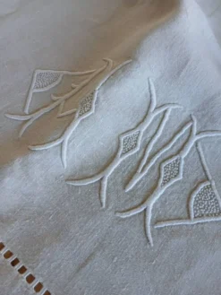 Ensemble ancien drap plat et 2 taies d'oreiller