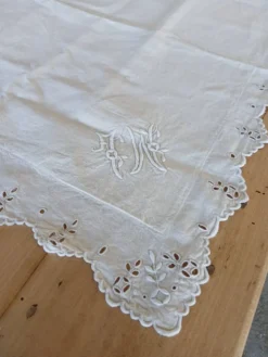 Ensemble ancien drap plat et 2 taies d'oreiller