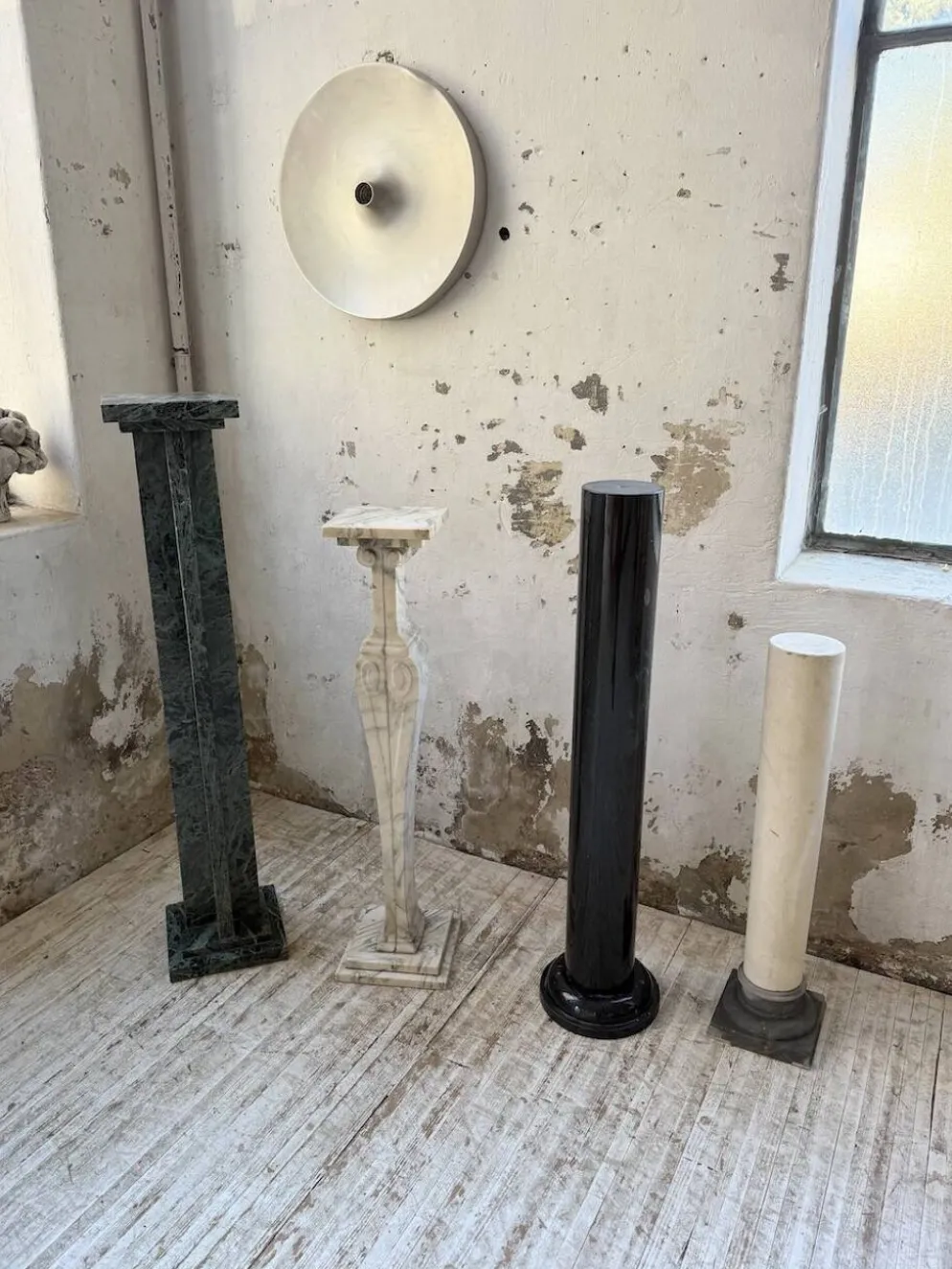 Ensemble 4 colonnes ou socles en marbre