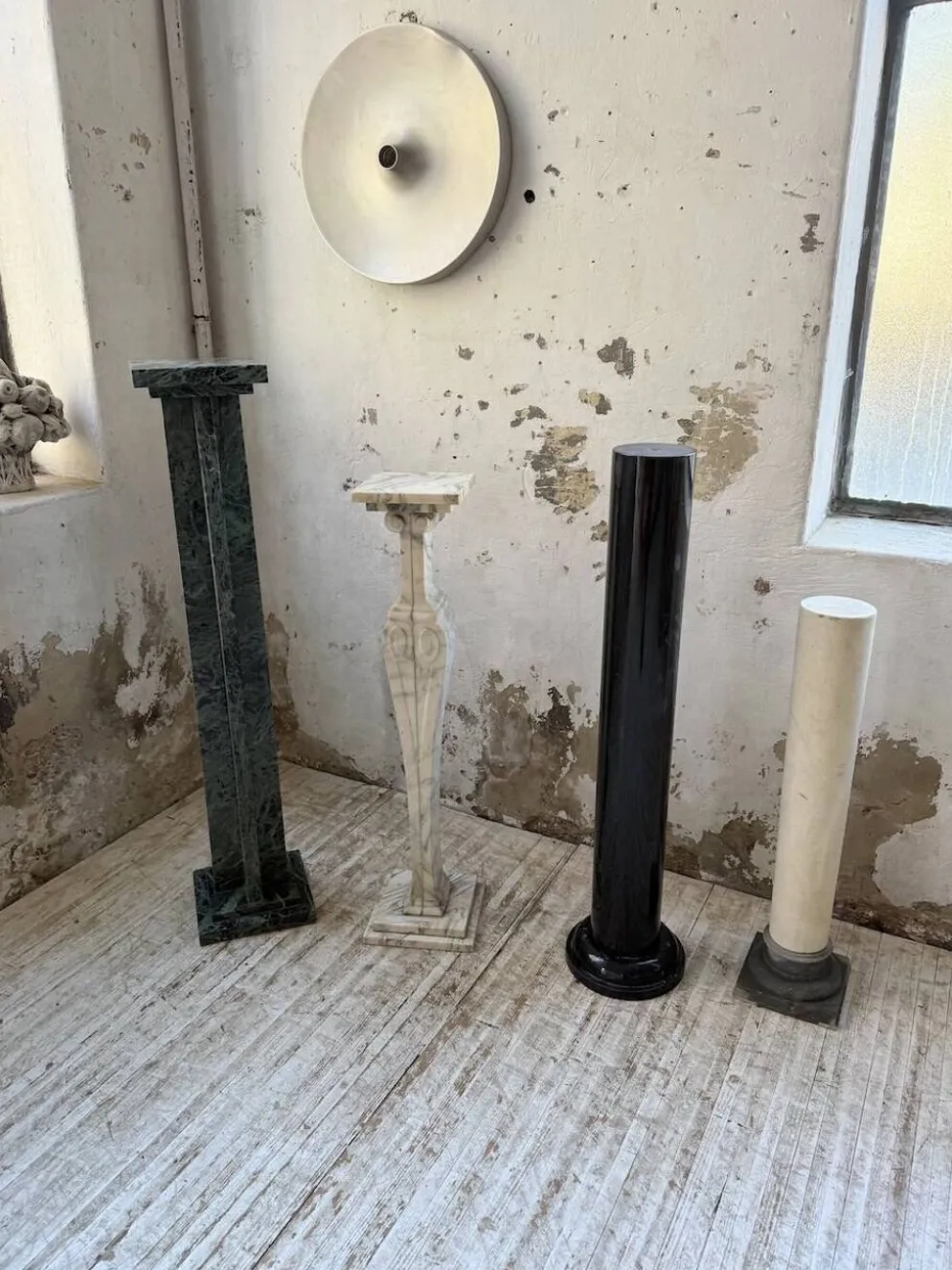 Ensemble 4 colonnes ou socles en marbre