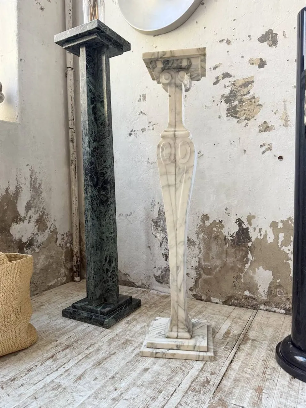 Ensemble 4 colonnes ou socles en marbre