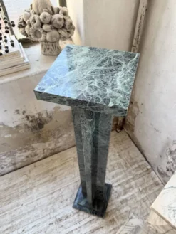Ensemble 4 colonnes ou socles en marbre
