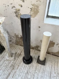 Ensemble 4 colonnes ou socles en marbre