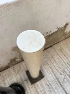 Ensemble 4 colonnes ou socles en marbre