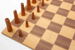 Ensemble d'échecs De Coene avec boîte d'origine attribué à Christophe Gevers, Belgique