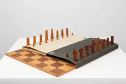 Ensemble d'échecs De Coene avec boîte d'origine attribué à Christophe Gevers, Belgique