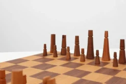 Ensemble d'échecs De Coene avec boîte d'origine attribué à Christophe Gevers, Belgique