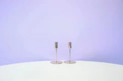 Ensemble de 2 candélabres en laiton avec tube étroit.