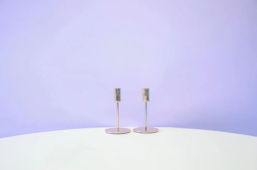 Ensemble de 2 candélabres en laiton avec tube étroit.