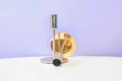 Ensemble de 2 candélabres en laiton avec tube étroit.
