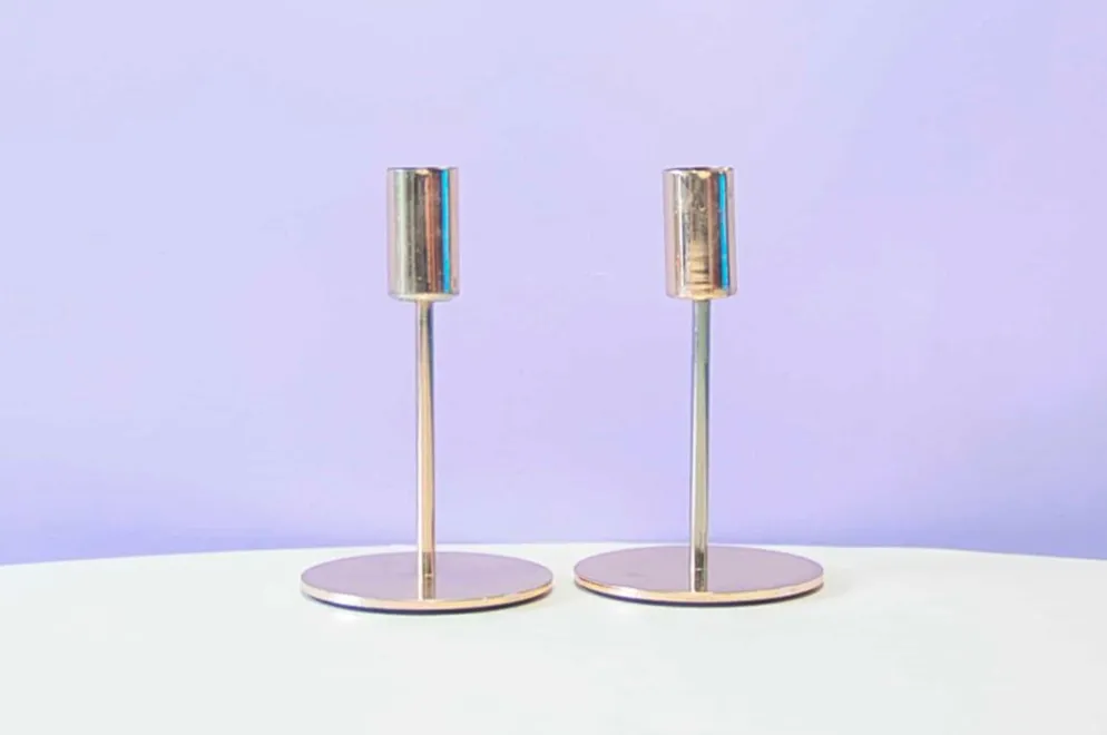 Ensemble de 2 candélabres en laiton avec tube étroit.