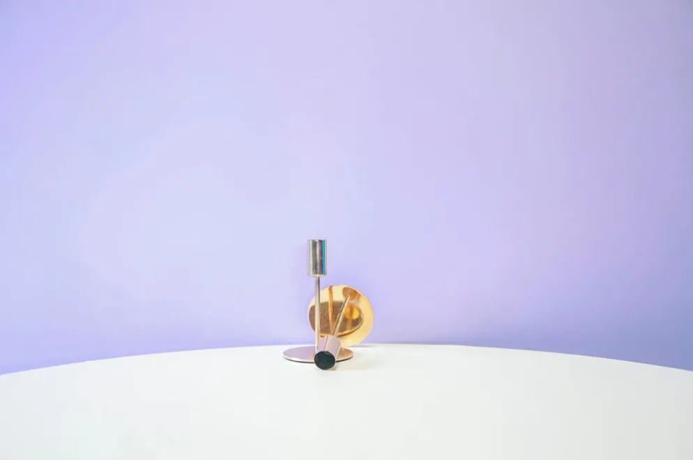 Ensemble de 2 candélabres en laiton avec tube étroit.