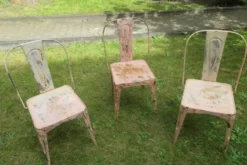 Ensemble de 3 chaises de bistrot / de jardin inspirées par le style art nouveau Tolix.