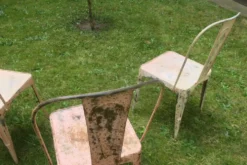 Ensemble de 3 chaises de bistrot / de jardin inspirées par le style art nouveau Tolix.