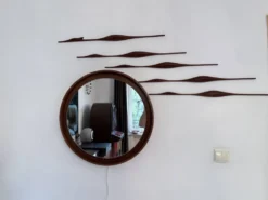 Ensemble de cinq oiseaux en teck pour décoration murale, Danemark, années 1960.