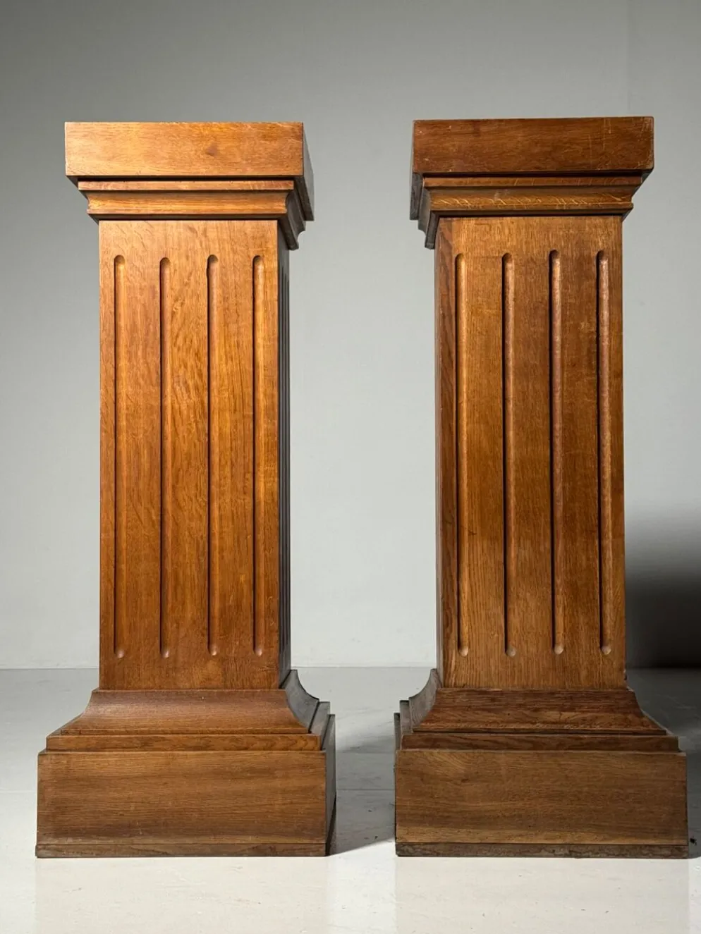 Ensemble de 2 colonnes en chêne massif