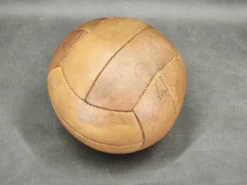 Ensemble de deux ballons de médecine en cuir vintage, Tchécoslovaquie années 1950