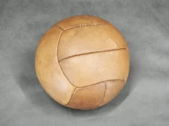 Ensemble de deux ballons de médecine en cuir vintage, Tchécoslovaquie années 1950