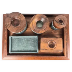 Ensemble de fumer en bois de rose et céramique émaillée bleue par Jens Quistgaard pour Kronjyden Nissen, Danemark, 1960.