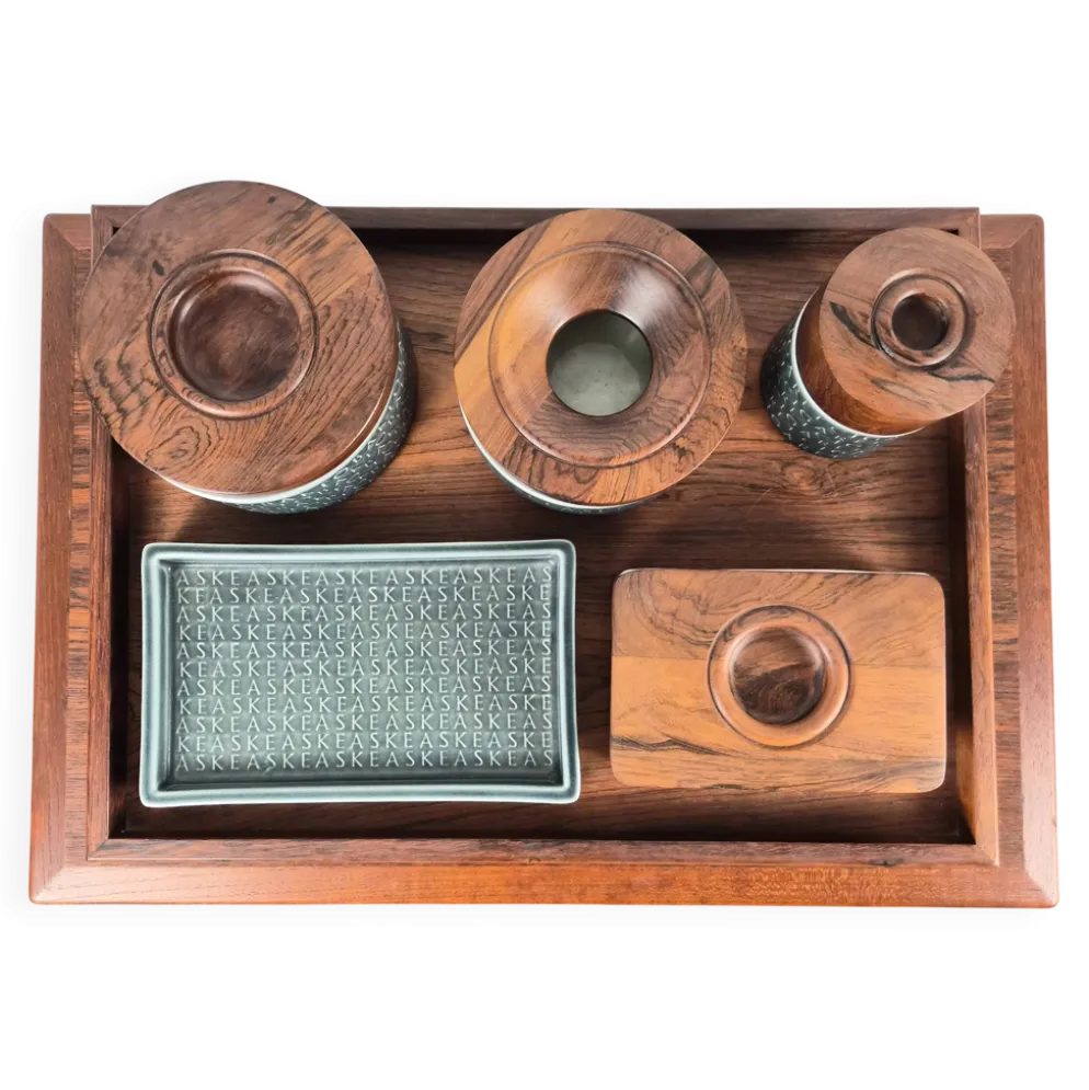 Ensemble de fumer en bois de rose et céramique émaillée bleue par Jens Quistgaard pour Kronjyden Nissen, Danemark, 1960.