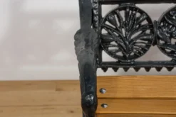 Ensemble de jardin en fonte victorien – Banc et deux fauteuils, Royaume-Uni, fin du 19e / début du 20e siècle