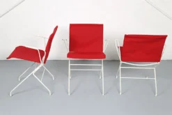 Ensemble de jardin vintage français des années 50 conçu par Raoul Guys (attribué) 3 chaises et une table.