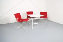 Ensemble de jardin vintage français des années 50 conçu par Raoul Guys (attribué) 3 chaises et une table.