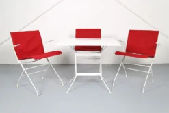 Ensemble de jardin vintage français des années 50 conçu par Raoul Guys (attribué) 3 chaises et une table.