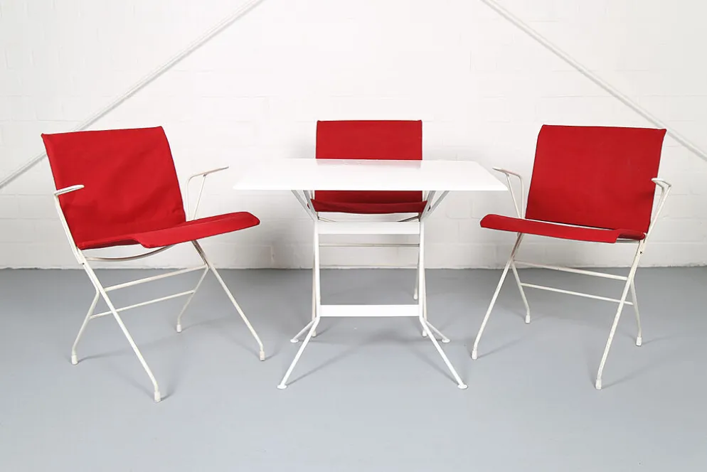 Ensemble de jardin vintage français des années 50 conçu par Raoul Guys (attribué) 3 chaises et une table.