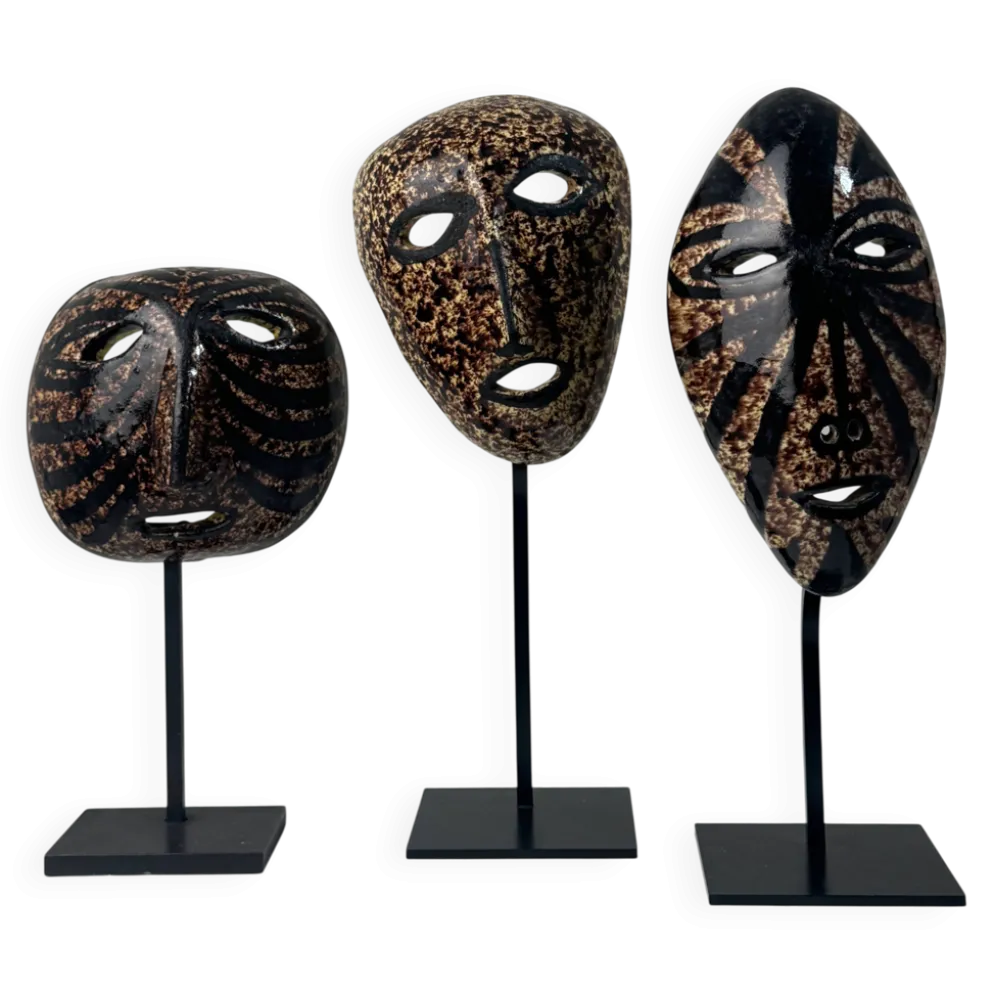 Ensemble de 3 masques en céramique des potiers d’Accolay