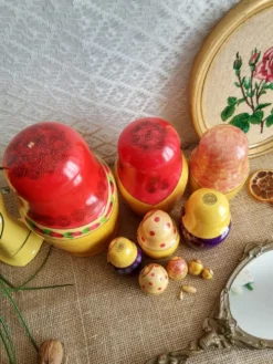 Ensemble de 12 poupées gigognes russes - vintage