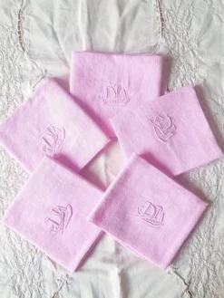 Ensemble de 5 serviettes anciennes roses